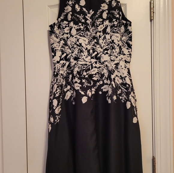 Donna Morgan Black Dress with white floral - Picture 3 of 4